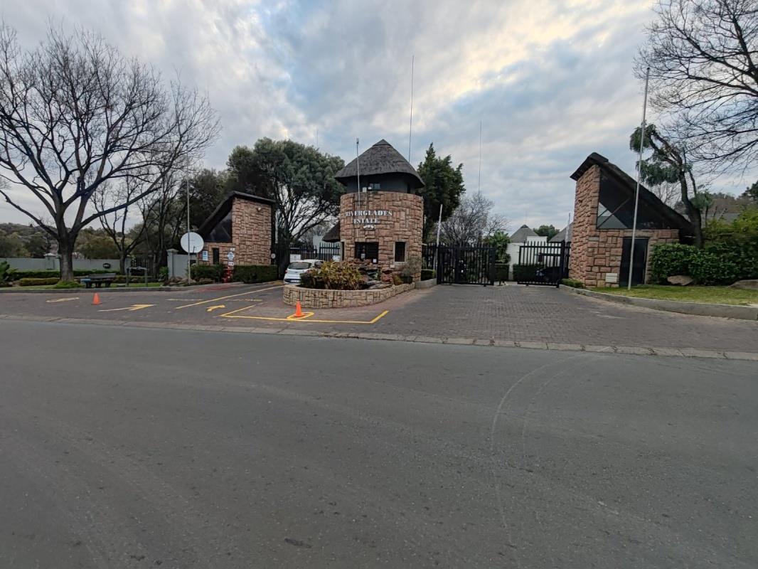 2 Bedroom Penthouse in Jukskei Park