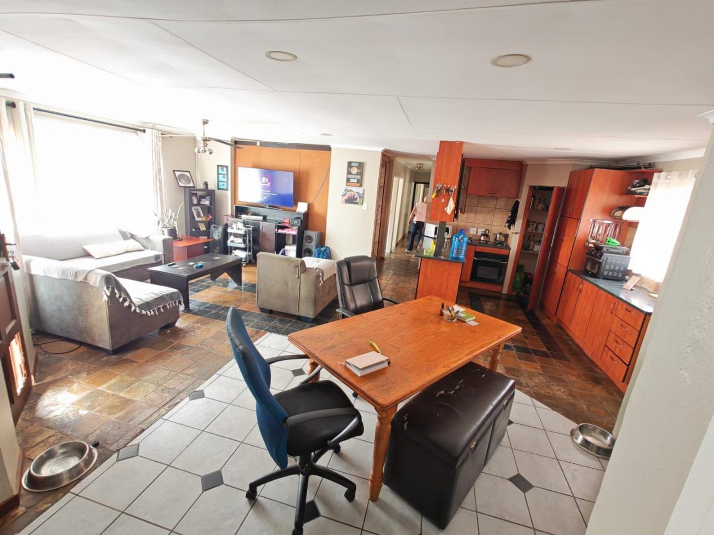 3 Bedroom House in Montana Park