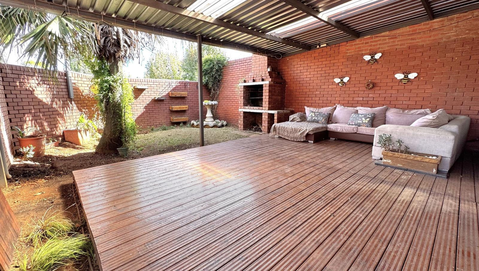 3 Bedroom Duplex in Elardus Park