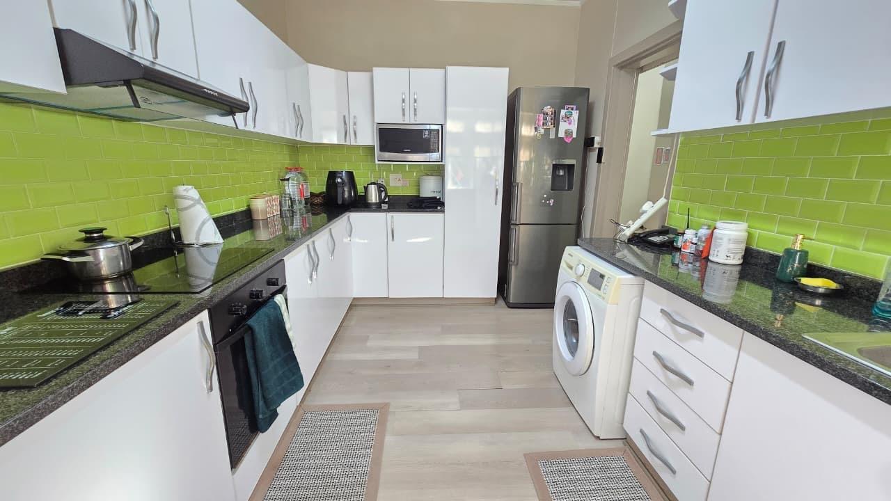 2 Bedroom Apartment in Essenwood