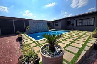 5 Bedroom House in Raceview