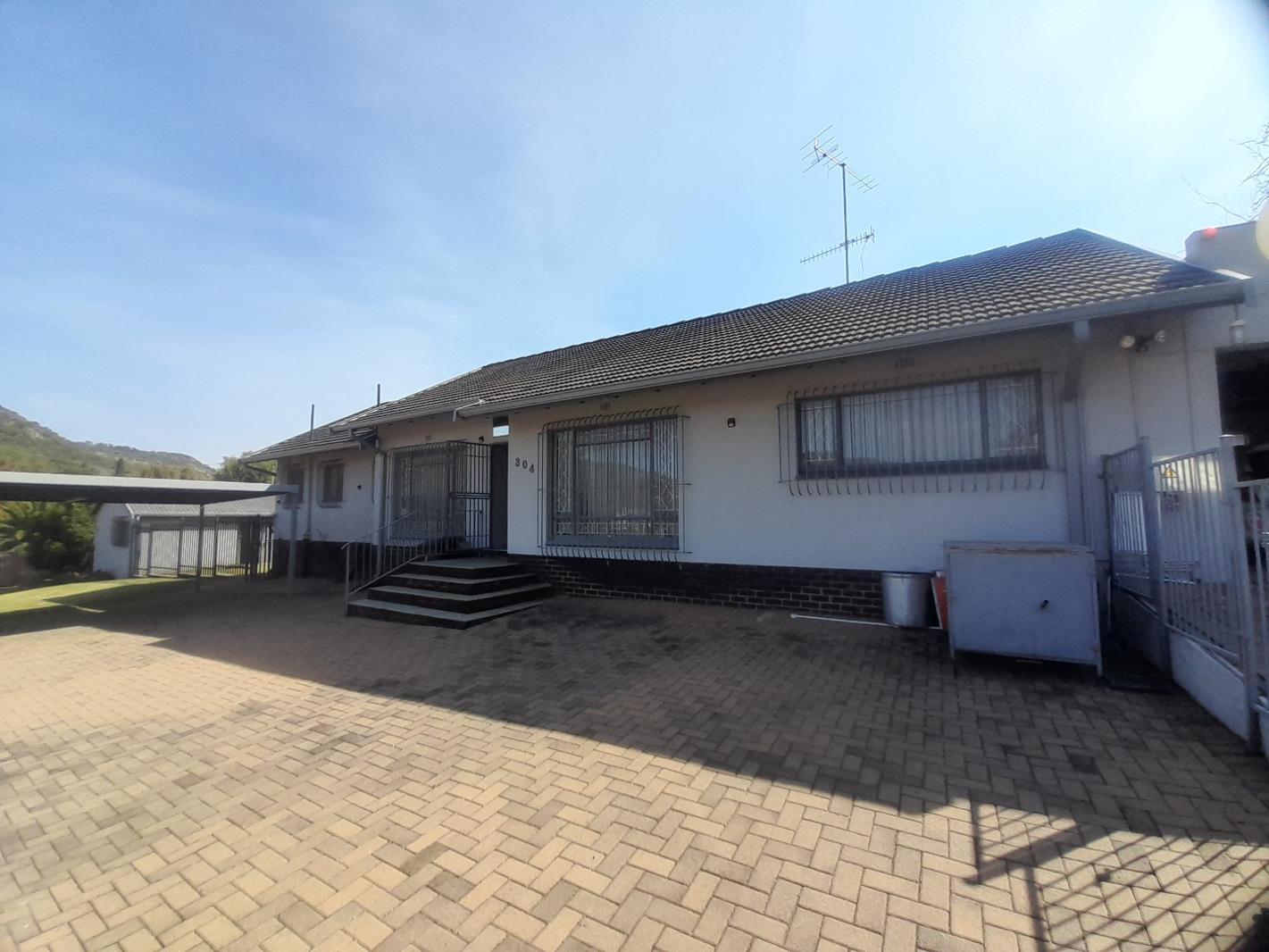 4 Bedroom House in Mondeor