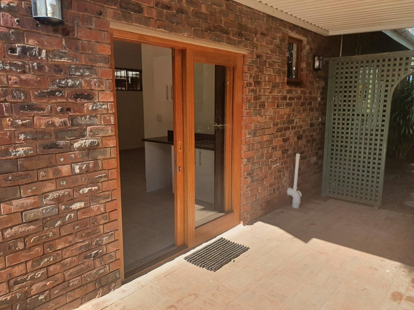 Bachelor apartment in Hillcrest Central